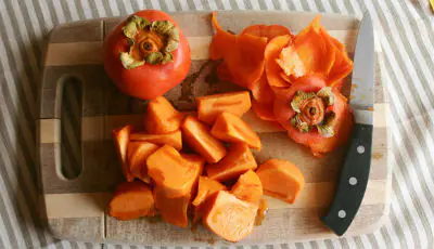 Lunch for losing weight: persimmon with bran