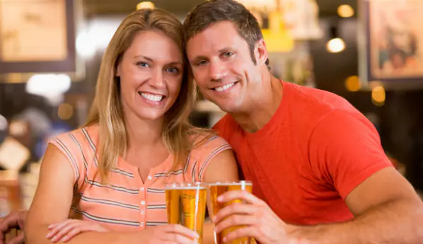 男性はビールを好む女性が大好きです