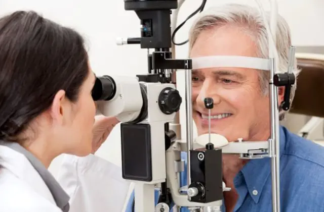 diagnosing farsightedness in adults