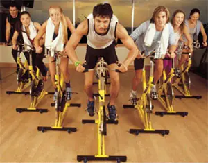 Tendências de fitness inovadoras e controversas - Treinamento em vídeo de ciclismo