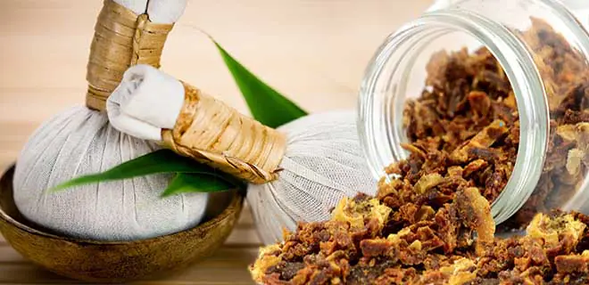 nastojka-propolis-dlya-lica-XSJIcR.webp