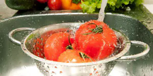 Poisoning from unwashed tomatoes
