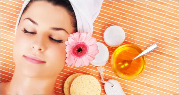 honey facial massage